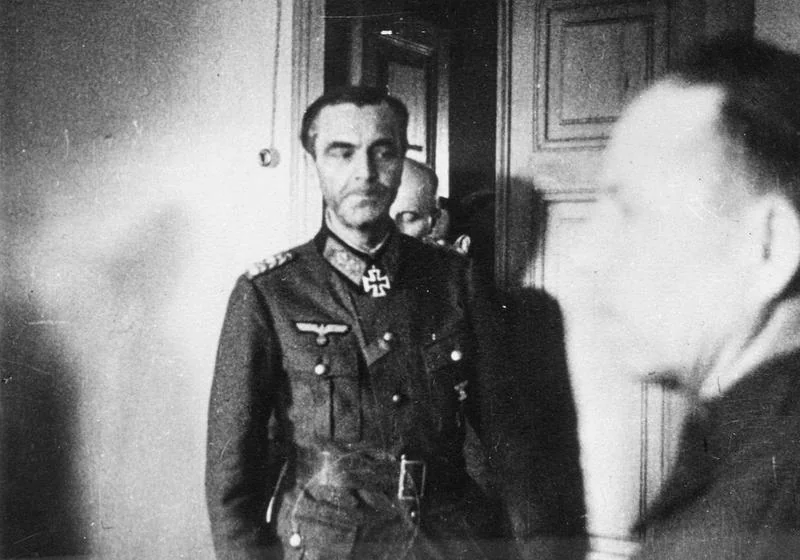 General Friedrich Paulus após a rendição na Batalha de Stalingrad